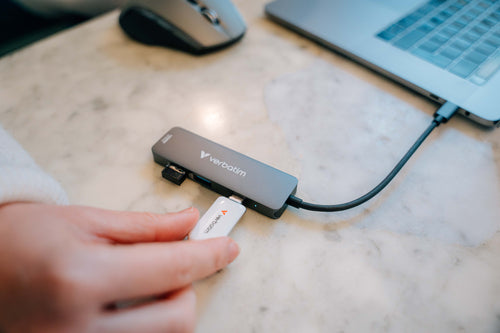 USB-C Multiport Hub Verbatim 4 Ports 3840x2160 5000Mbit/s Grau