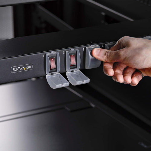 StarTech.com 8NS8 horizontale Rack-PDU – Stromverteilungseinheit mit 8 Steckdosen
