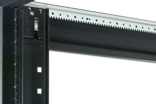 APC AR3100 rack cabinet