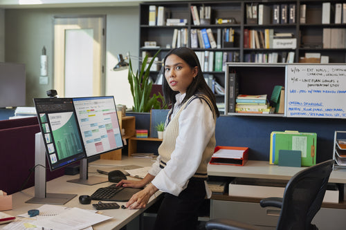 HP Series 7 Pro 24 inch WUXGA USB-C Monitor - 724pu computer monitor