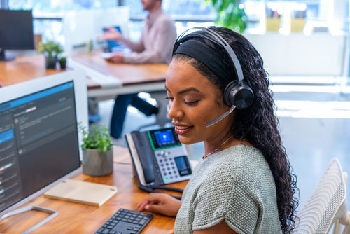 HP Poly Edge E450 und PoE-fähiges IP-Telefon