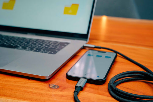 Verbatim USB-C auf USB-C Kabel 1,2 m - 240 W Power Delivery, 40 Gbit/s Übertragungsrate - Schwarz