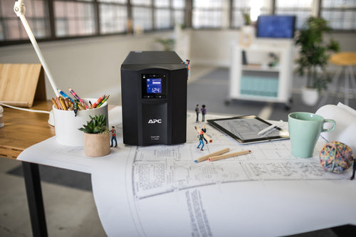 APC SMC1000IC uninterruptible power supply (UPS)