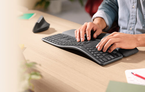 Logitech 920-009168 keyboard