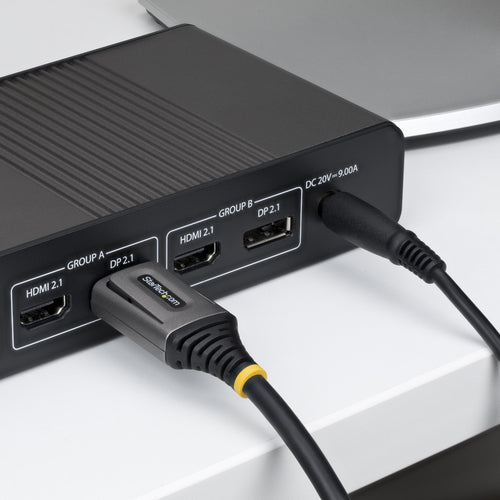 StarTech.com DP21V-10F-DP54-CABLE DisplayPort cable