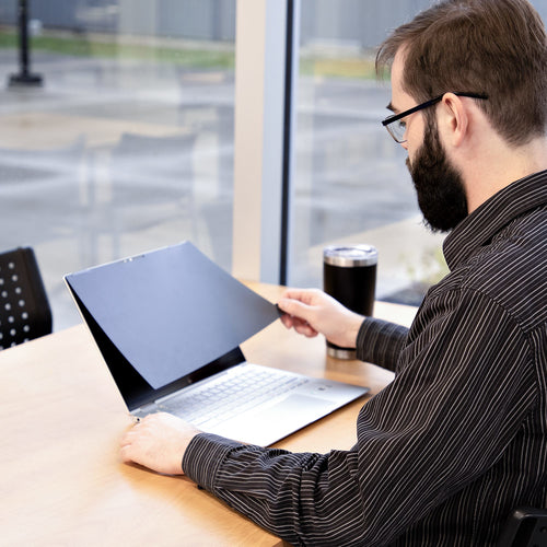 StarTech.com 14" Klappbarer Blickschutzfilter – Blendschutzfilter für Laptops