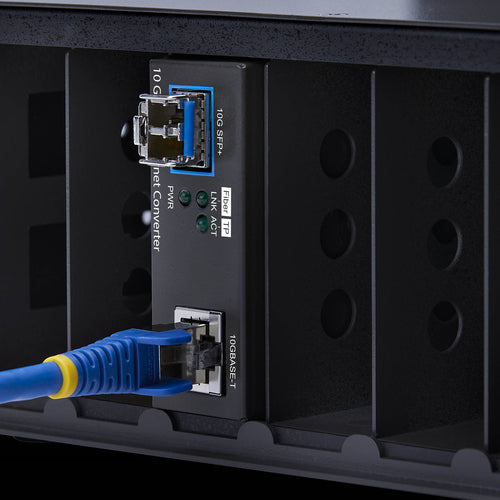 StarTech.com MCM10GSFP2 10GbE Multi-Gigabit SFP+ Glasfasermedienkonverter – 10G Ethernet Adapter