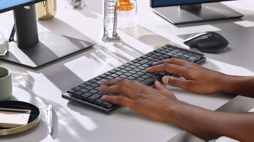 Logitech 920-010549 keyboard