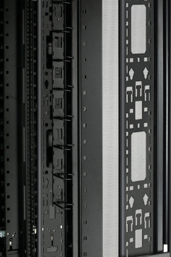 APC AR3100 rack cabinet