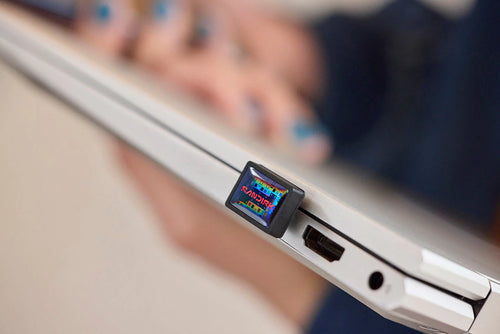 SanDisk Extreme Fit USB flash drive