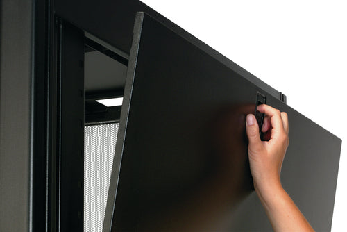 APC AR3100 rack cabinet