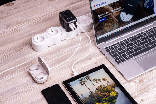 Verbatim 49546 mobile device charger