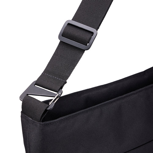 Rucksack 16 Zoll Case Logic Invigo Eco Schwarz Leichtgewicht Schultergurt